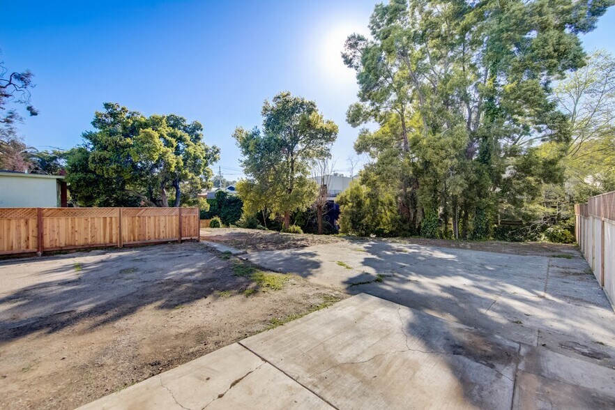 Primary Photo Of 3435 Dimond Ave, Oakland Land For Sale