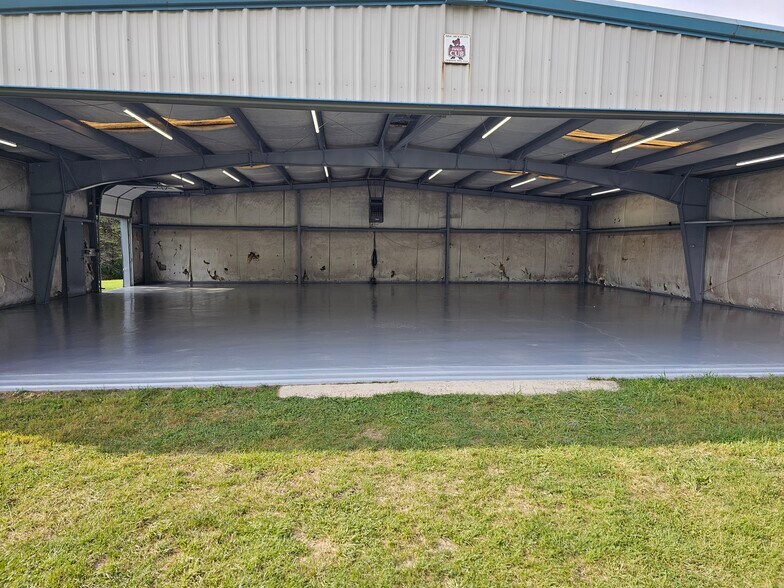 More Photos Of 351 Lower Cherry Valley Rd, Saylorsburg Airplane Hangar For Lease