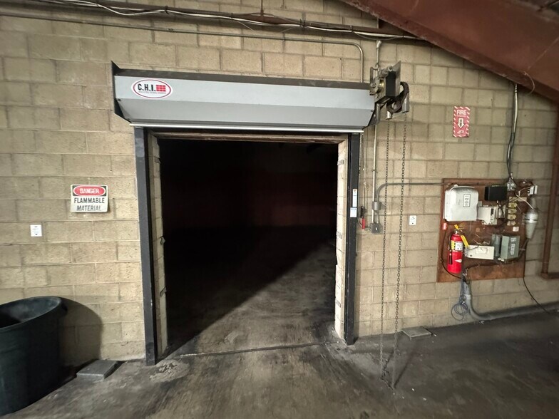 More Photos Of 4616 Enterprise Dr, Bartonville Industrial For Sale