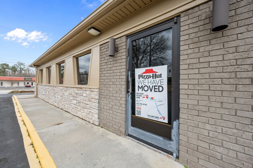 More Photos Of 1301 Gum Branch Rd, Jacksonville Restaurant For Lease