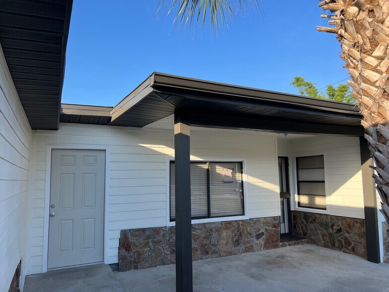 More Photos Of 6301 Causeway Blvd, Tampa Auto Repair For Lease
