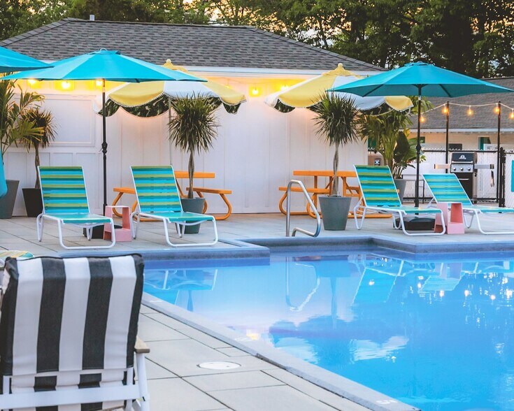 More Photos Of 741 Ocean Blvd, Rye Hotel For Sale