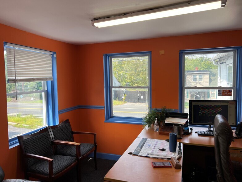 More Photos Of 10805 Lanham Severn Rd, Glenn Dale Auto Dealership For Lease