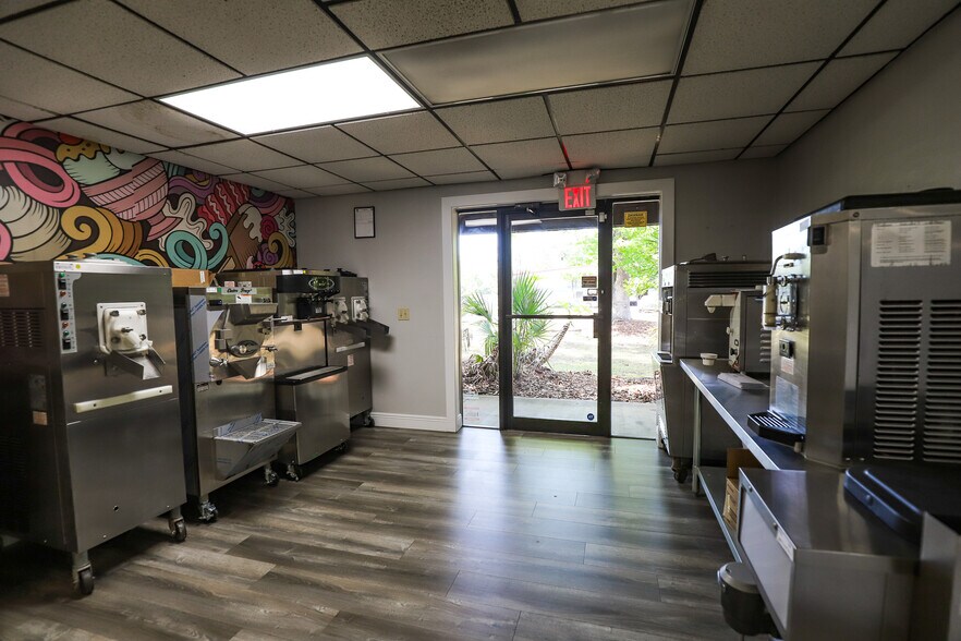 More Photos Of 2300 NW 71st Pl, Gainesville Warehouse For Lease