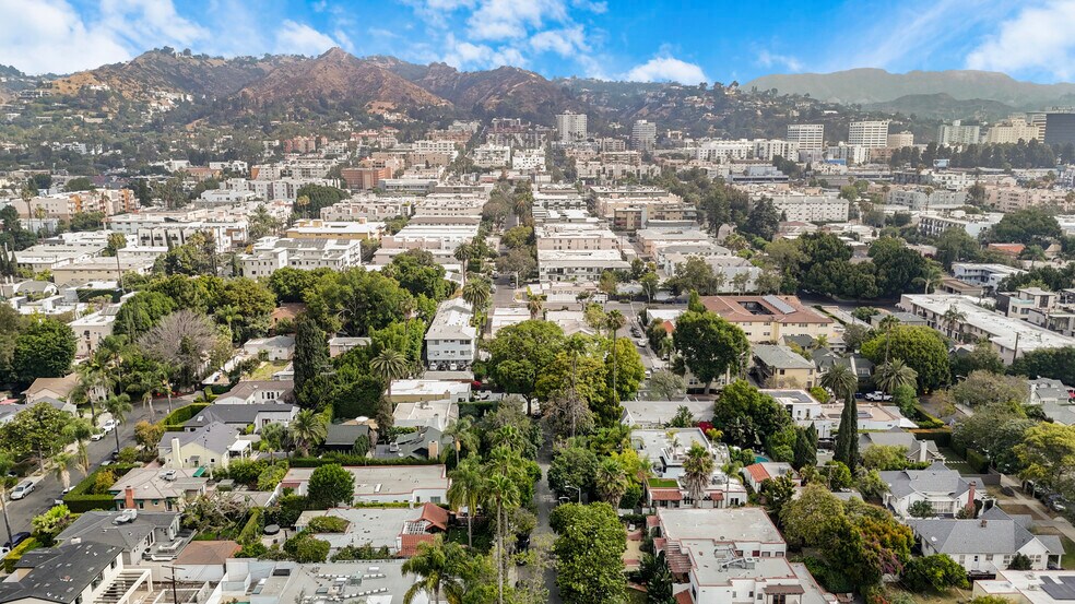 More Photos Of 1218 Poinsettia Dr, West Hollywood Apartments For Sale