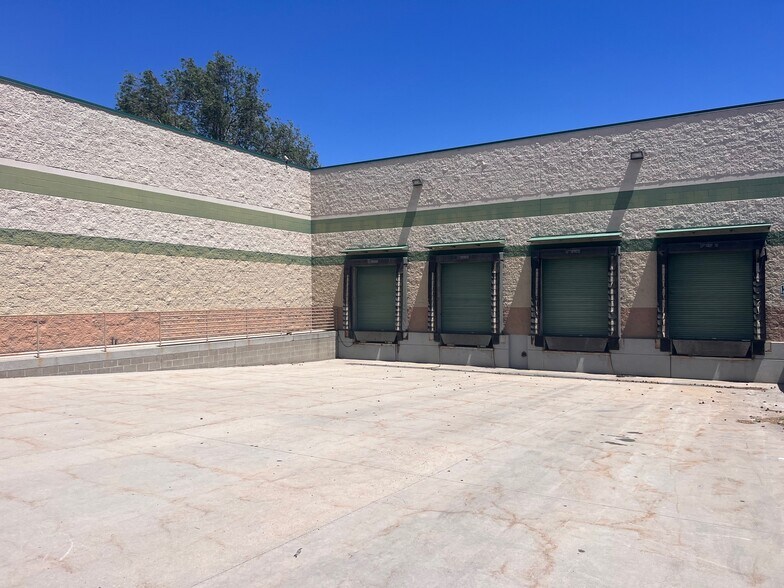 More Photos Of 7037 S High Tech Dr, Midvale Manufacturing For Sale