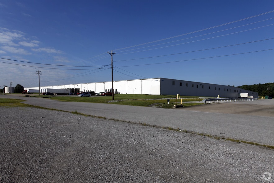 Primary Photo Of 1442 Toshiba Dr, Lebanon Distribution For Lease