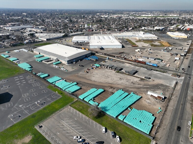 More Photos Of 1400 Waterloo Rd, Stockton Warehouse For Lease