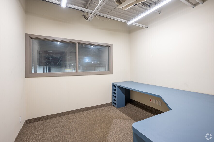 More Photos Of 25 Tangiers Rd, Toronto Service For Lease
