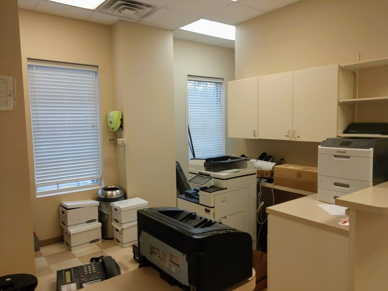 More Photos Of 308-316 Dolphin Dr, Jacksonville Medical For Lease