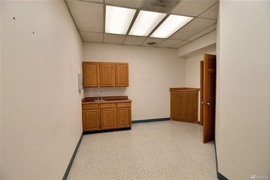 More Photos Of 720 S 320th St, Federal Way Unknown For Lease