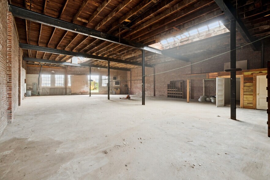 More Photos Of 10-28 N Guthrie Ave, Tulsa Manufacturing For Sale