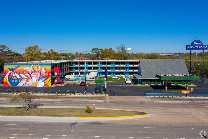 More Photos Of 100 W Cavalcade St, Houston Hotel For Lease