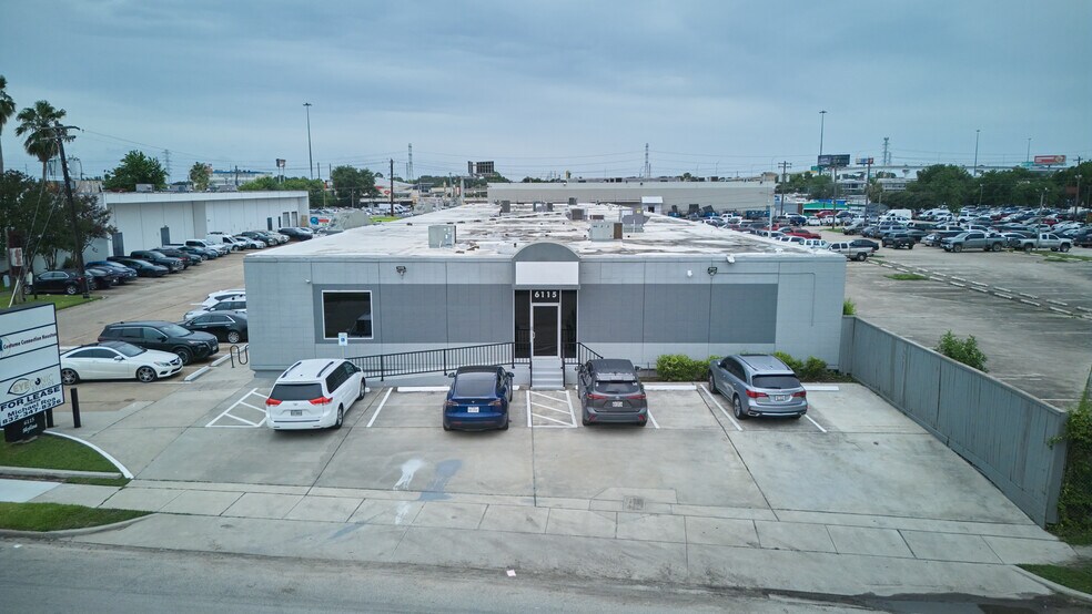 More Photos Of 6115 Skyline Dr, Houston Warehouse For Lease