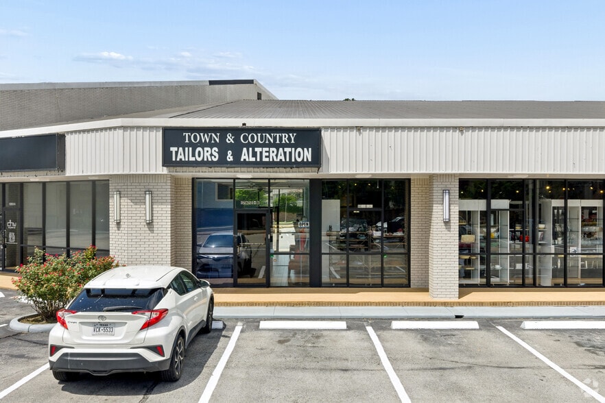 More Photos Of 12649 Memorial Dr, Houston Storefront Retail Office For Lease