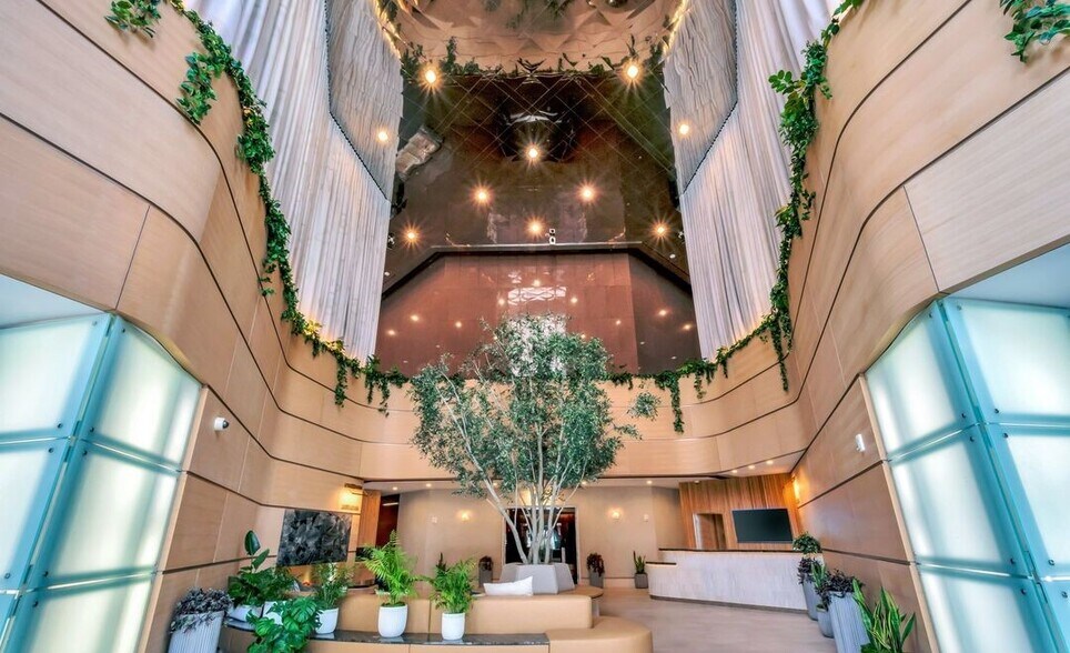 More Photos Of 1100 Wilshire Blvd, Los Angeles Apartments For Lease