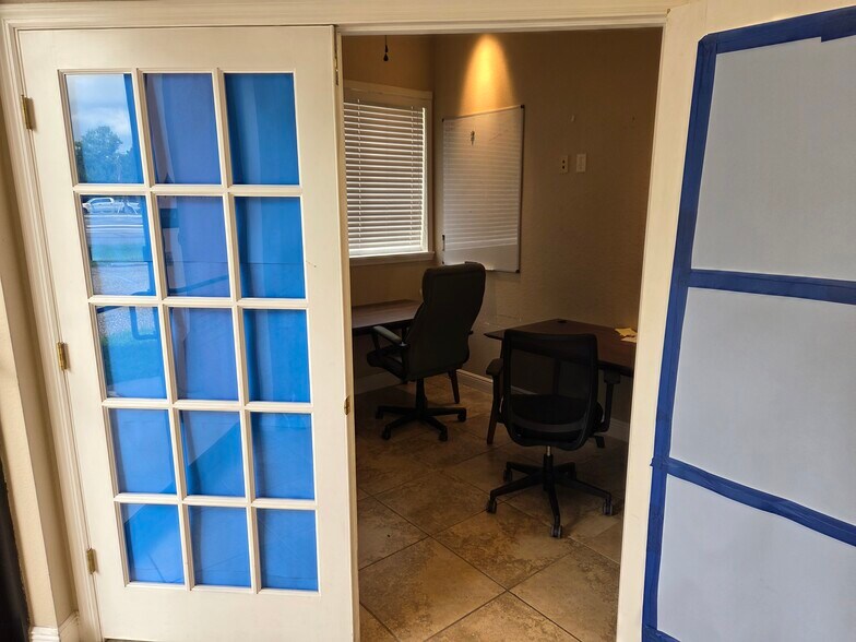 More Photos Of 6391 Corporate Park Cir, Fort Myers Research And Development For Lease