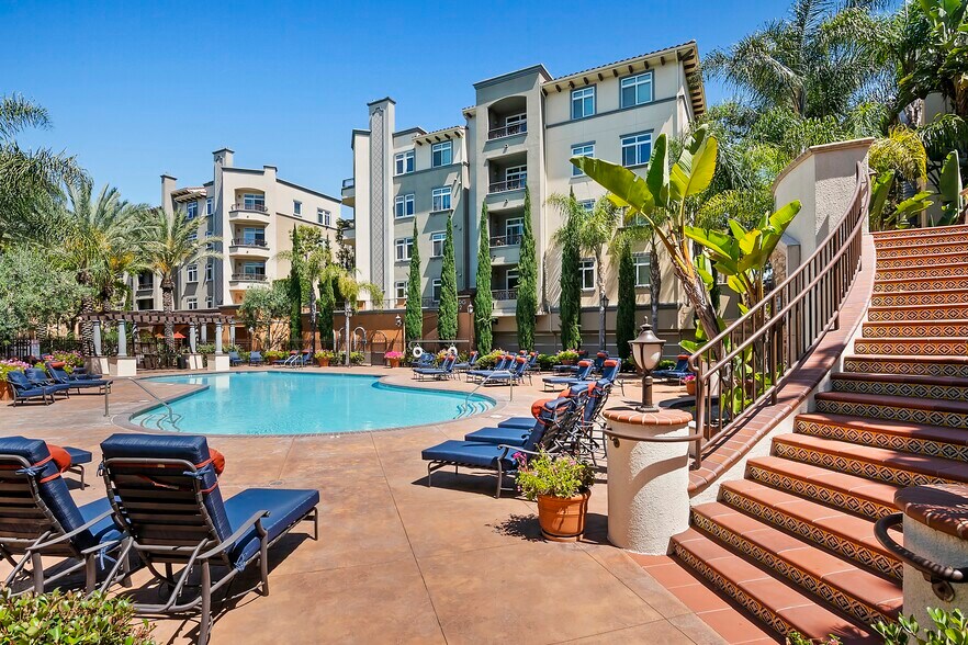 More Photos Of 8601 Lincoln Blvd, Los Angeles Apartments For Lease