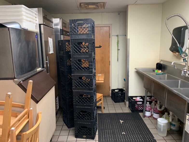 More Photos Of 218-224 State St, Madison Storefront Retail Office For Lease