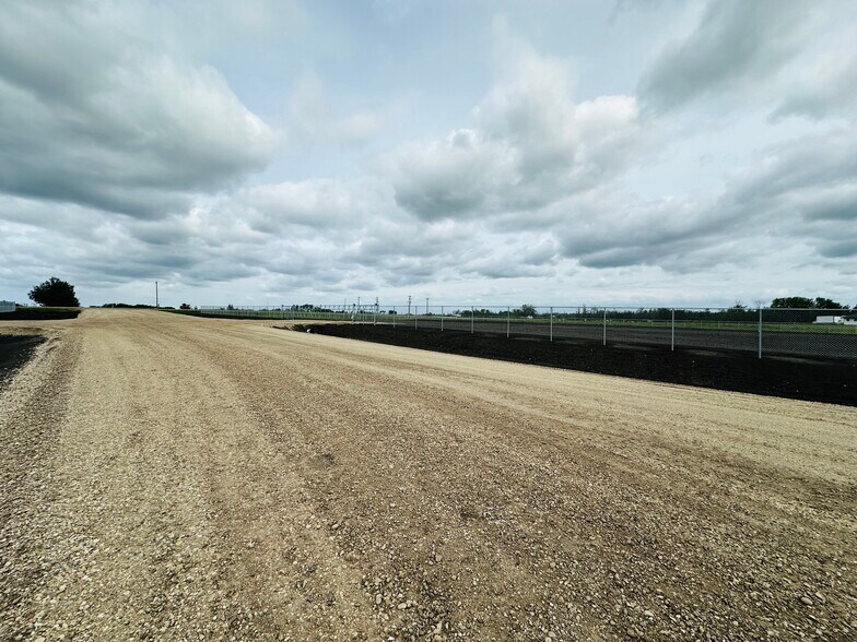 More Photos Of 720049 RR63, Clairmont Warehouse For Sale