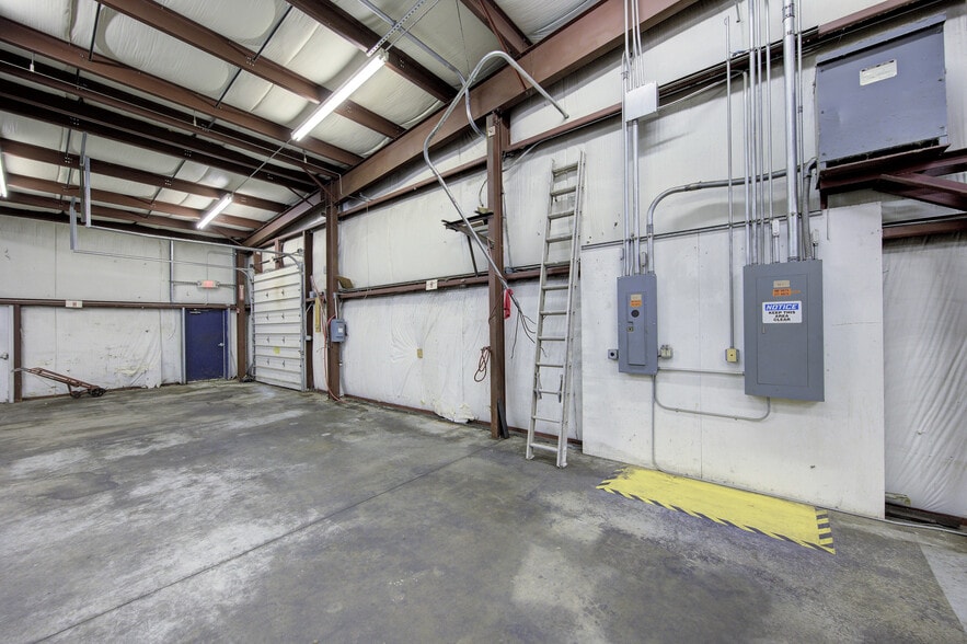 More Photos Of 180 Ushers Rd, Round Lake Warehouse For Sale