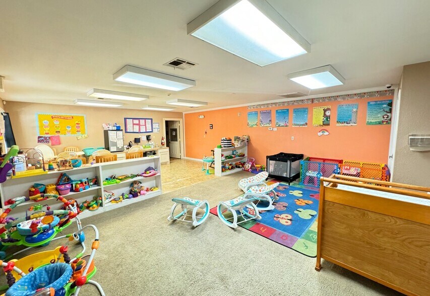 More Photos Of 2027 Main St, Waller Daycare Center For Sale