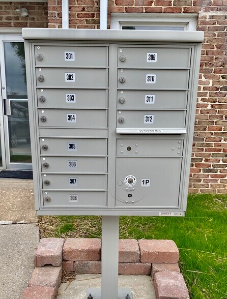 More Photos Of 924 Colonial Ave, York Medical For Lease