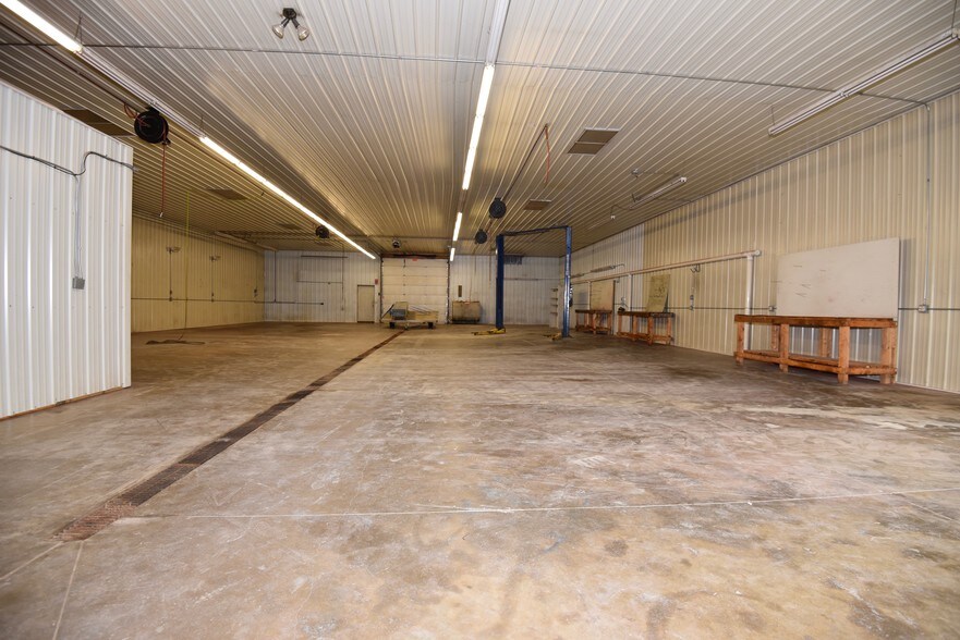 More Photos Of 710 10th St NE, Milaca Warehouse For Sale