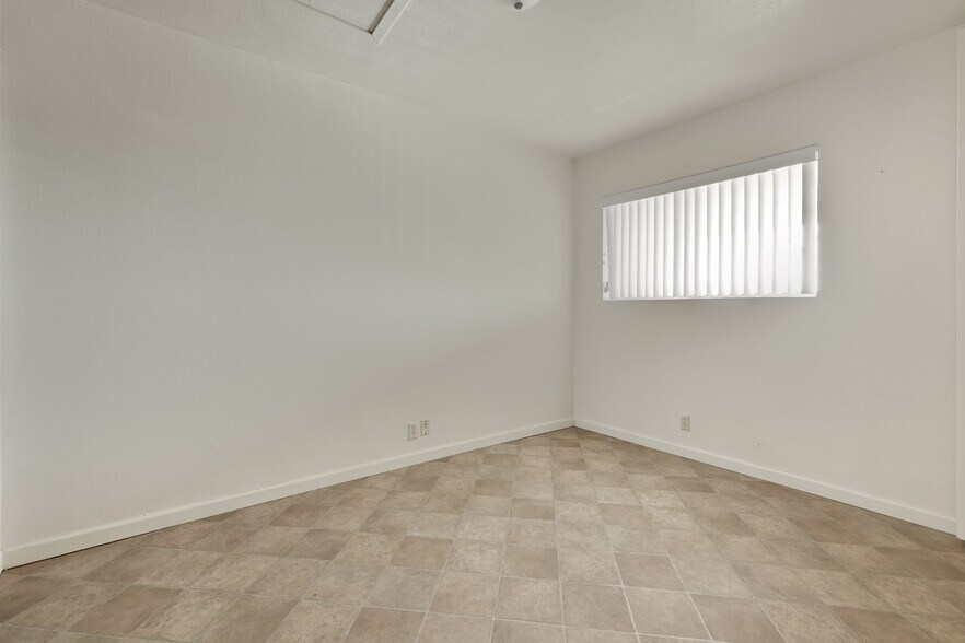 More Photos Of 601 E Rice St, Blythe Apartments For Sale