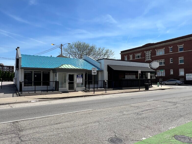 More Photos Of 907 N Pennsylvania St, Indianapolis Storefront Retail Office For Lease