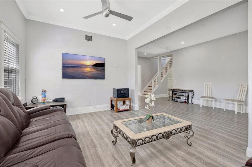 More Photos Of 901 W Las Olas Blvd, Fort Lauderdale Specialty For Sale