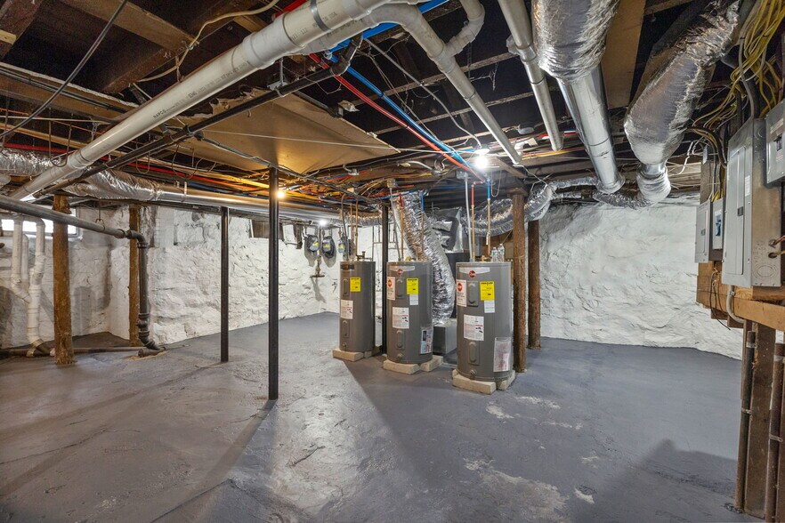 More Photos Of 33 Clinton St, Framingham Apartments For Sale