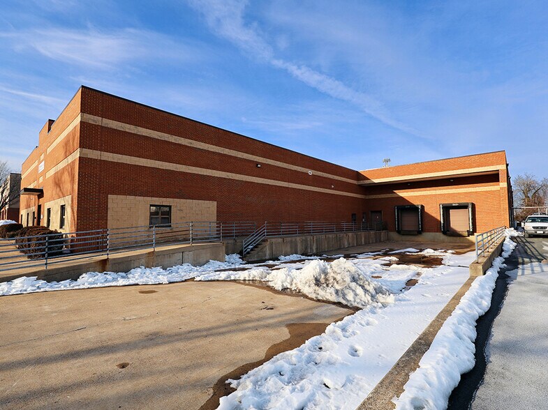 More Photos Of 1311 Carlton Ave, Charlottesville Flex For Sale