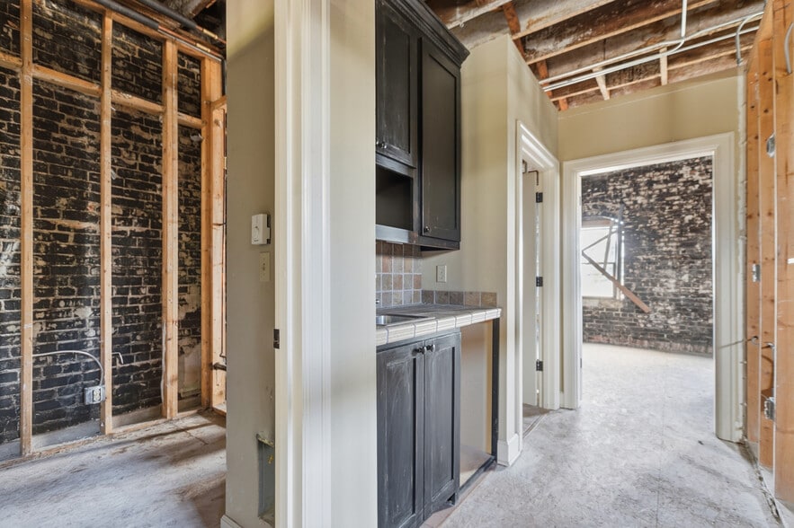 More Photos Of 2602 Grand Ave, Everett Office For Sale