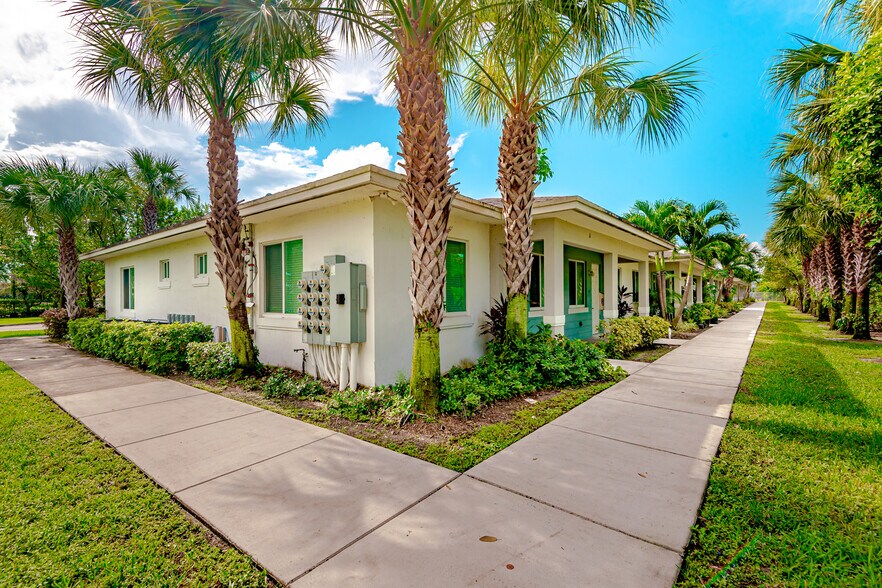 More Photos Of 20690 NW 27th Ave, Miami Gardens Multifamily For Sale