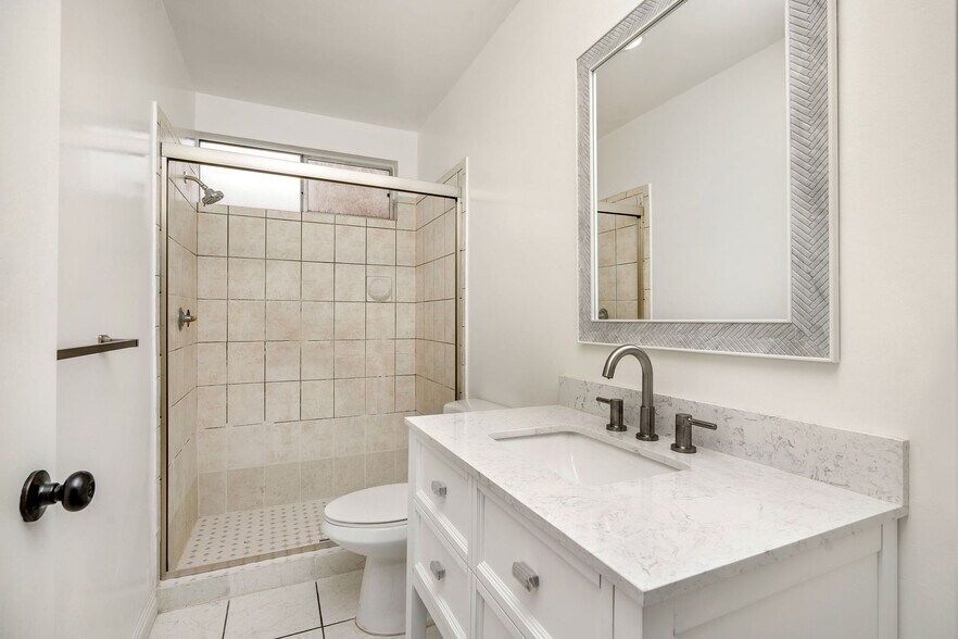 More Photos Of 4376 W 134th St, Hawthorne Apartments For Sale