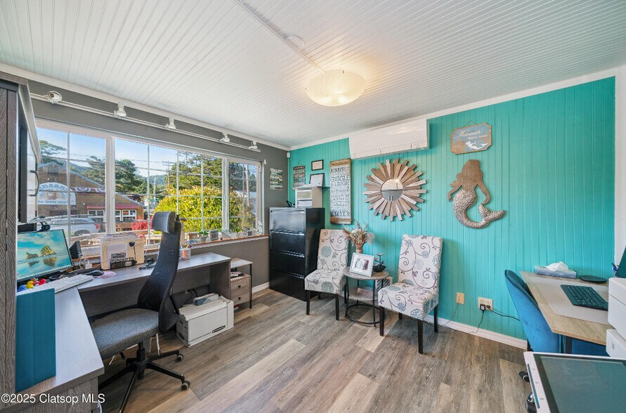 More Photos Of 186 Laneda Ave, Manzanita Storefront Retail Office For Sale