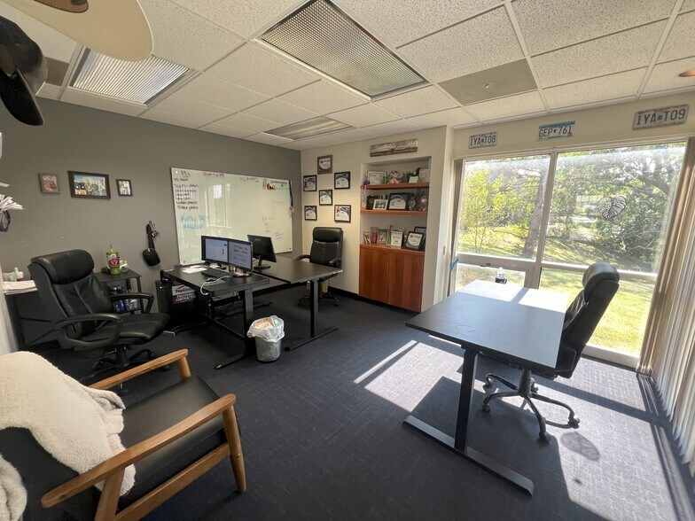 More Photos Of 3500 N Rock Rd, Wichita Office For Sale