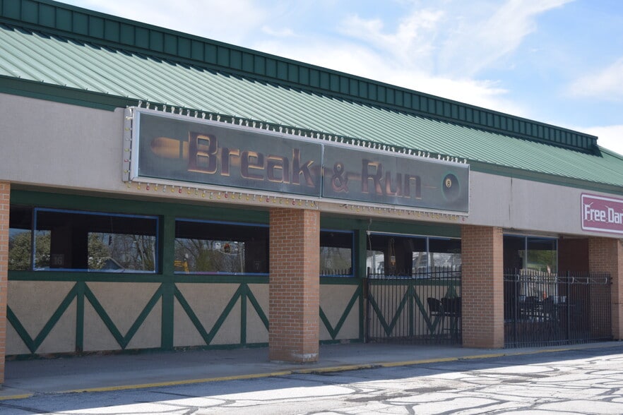 More Photos Of 1421-1575 Goshen Ave, Fort Wayne Storefront For Sale