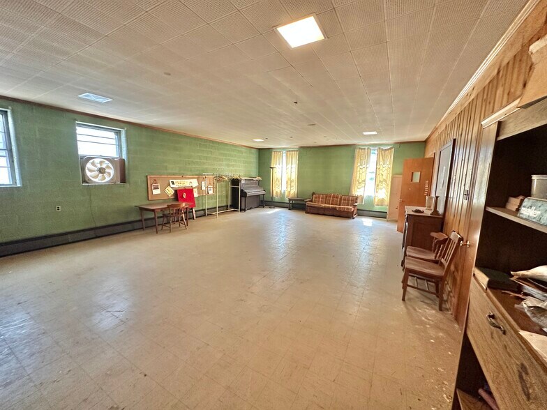More Photos Of 206 Church St, Vienna Religious Facility For Sale