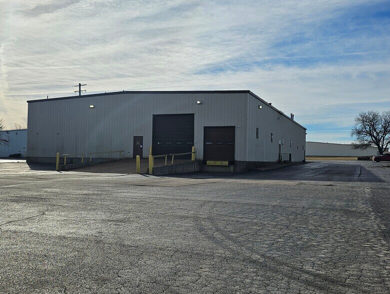 More Photos Of 4738 American Rd, Rockford Industrial For Lease