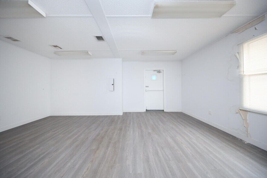More Photos Of 343 Sand Ln, Staten Island Daycare Center For Sale