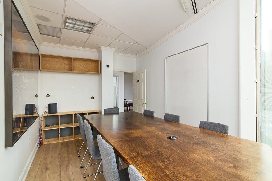 More Photos Of 8 Catherine St, New York Loft Creative Space For Sale