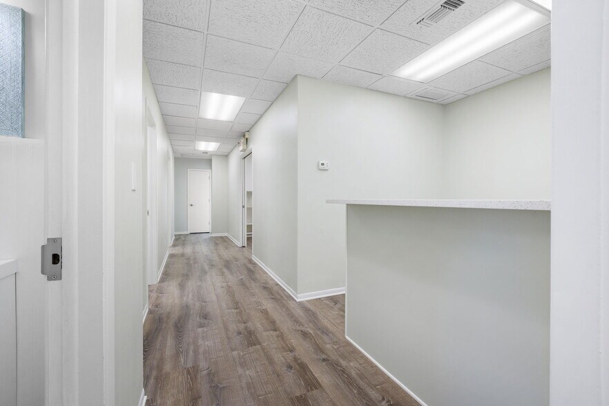 More Photos Of 1701 66th St N, Saint Petersburg Medical For Sale