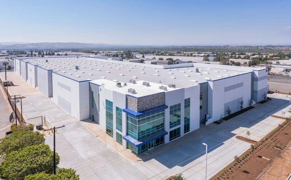 More Photos Of 212 N Smith Ave, Corona Distribution For Lease