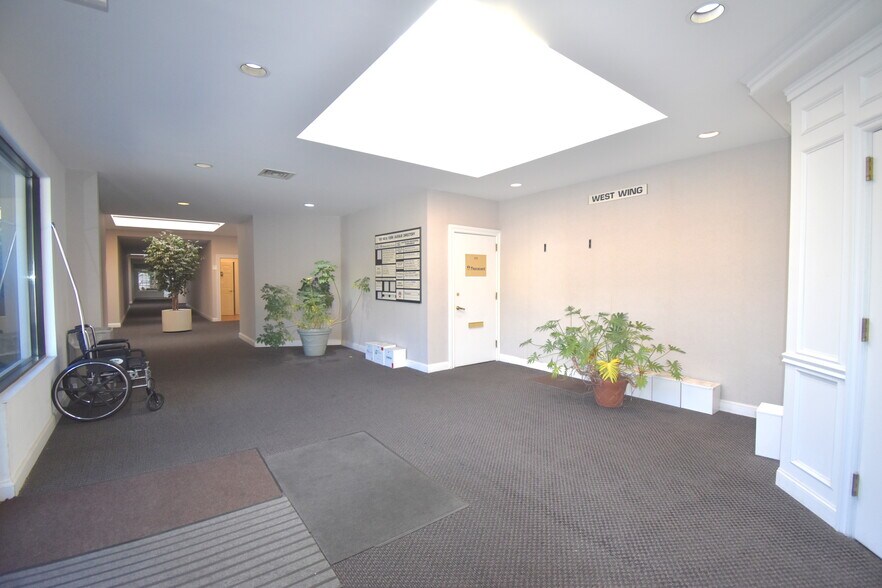 More Photos Of 120 New York Ave, Huntington Medical For Sale