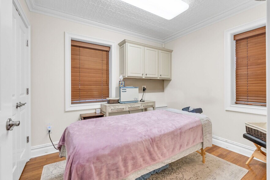More Photos Of 40 Broad St, Eatontown Medical For Sale