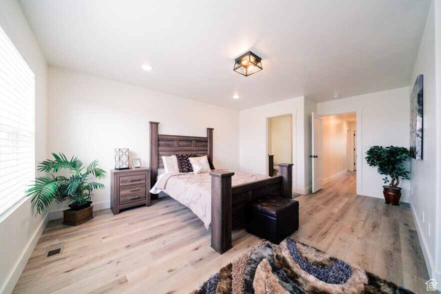 More Photos Of 220 N Spring Creek Pky, Providence Apartments For Sale
