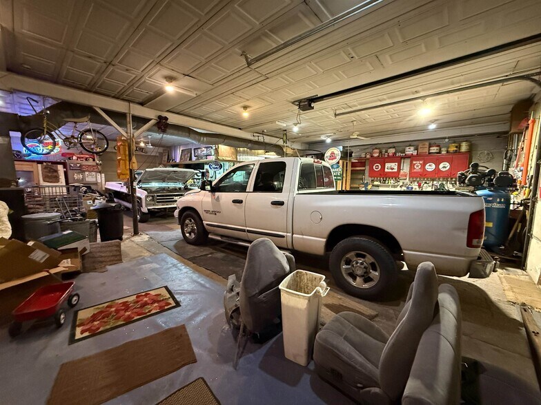 More Photos Of 212 N 3rd St, Salina Warehouse For Sale