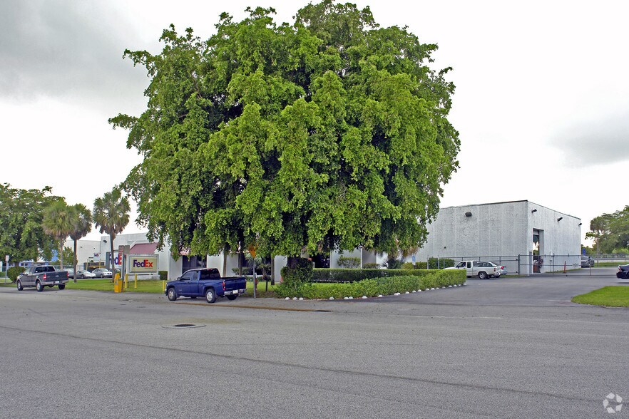More Photos Of 14101 SW 119th Ave, Miami Warehouse For Lease